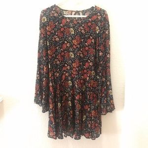 Floral Bell-sleeve dress